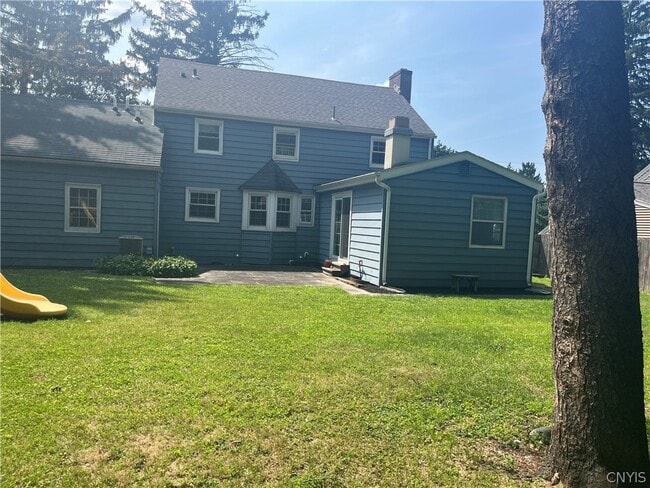Building Photo - 10 Ely Dr
