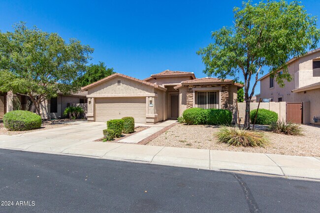 Foto del edificio - 6166 W Wikieup Ln