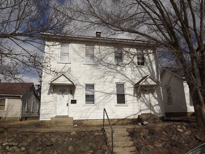Primary Photo - Updated 2 Bedroom Townhome