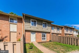 Building Photo - 630 Clearwater Ct
