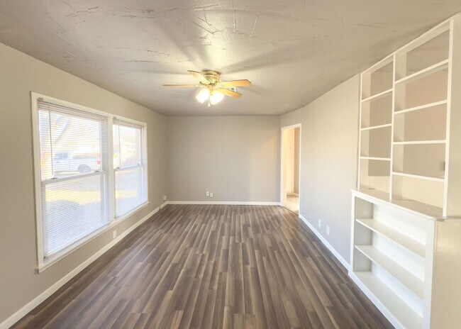 Foto del edificio - Charming 2 Bed Home in The Village!
