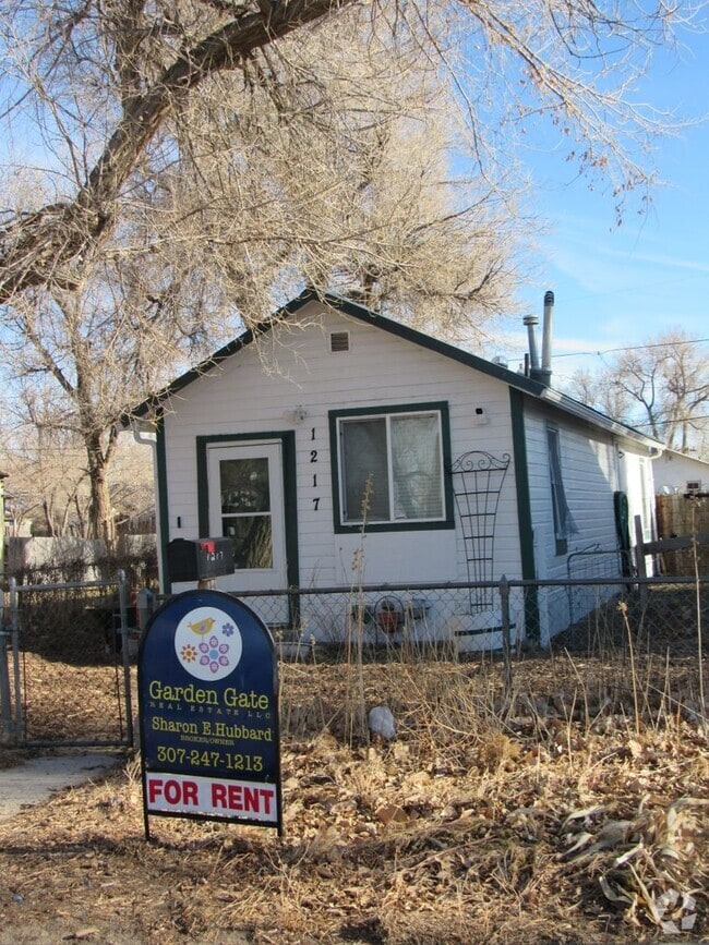 Building Photo - 1217 N Durbin St