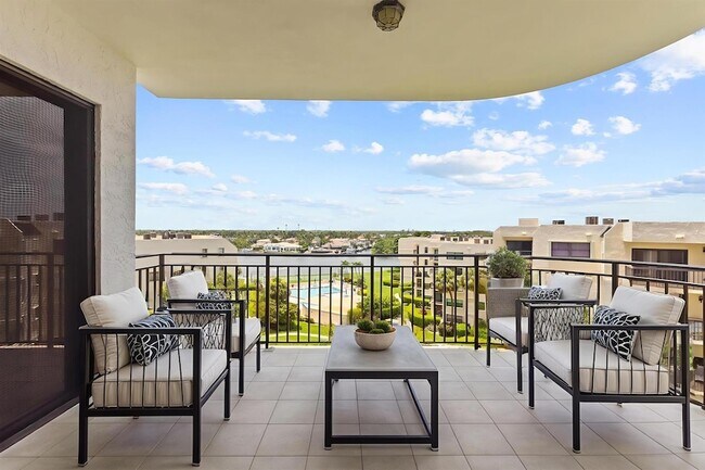 Foto del edificio - 370 Golfview Rd