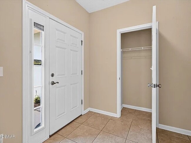 Building Photo - 72 Amistad Dr