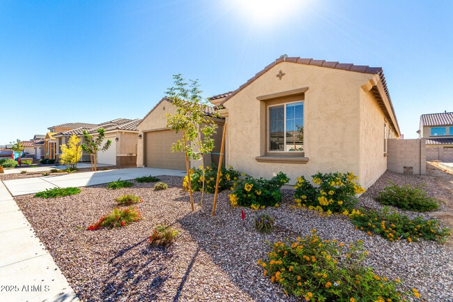 Foto del edificio - 17651 W Palo Verde Dr