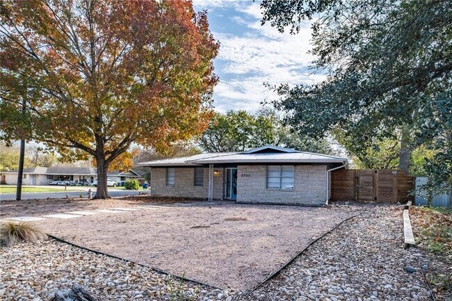 Foto del edificio - 5701 Mojave Dr