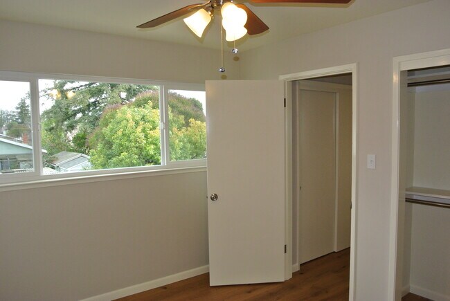 Foto del edificio - 227 Jackson Ave