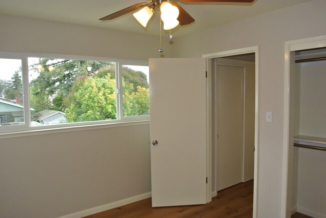 Building Photo - 227 Jackson Ave