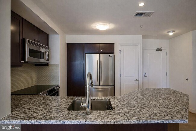 Foto del edificio - 675 S President St