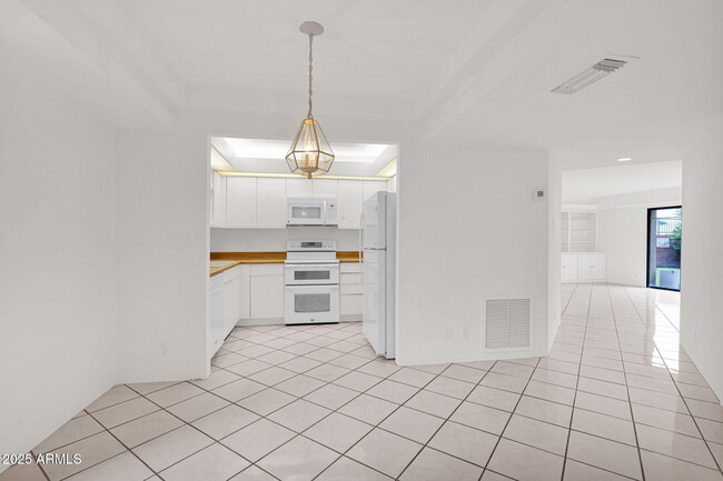 Foto del edificio - 5035 N 10th Pl