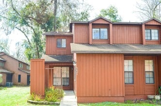 Building Photo - 5821 SW 8th Pl