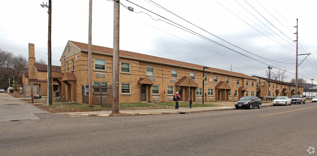 Primary Photo - Farley Square