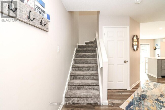Building Photo - 360-360 Mariners Way