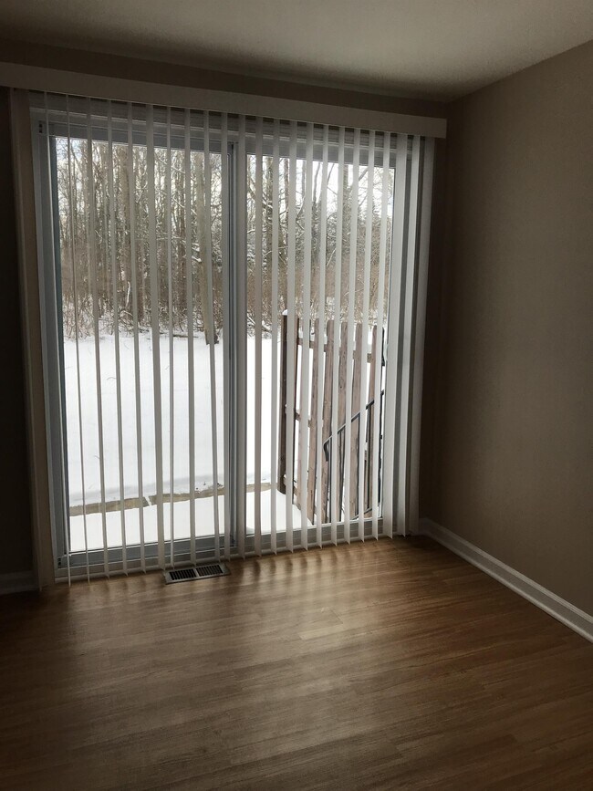 Building Photo - 97 Creekside Dr