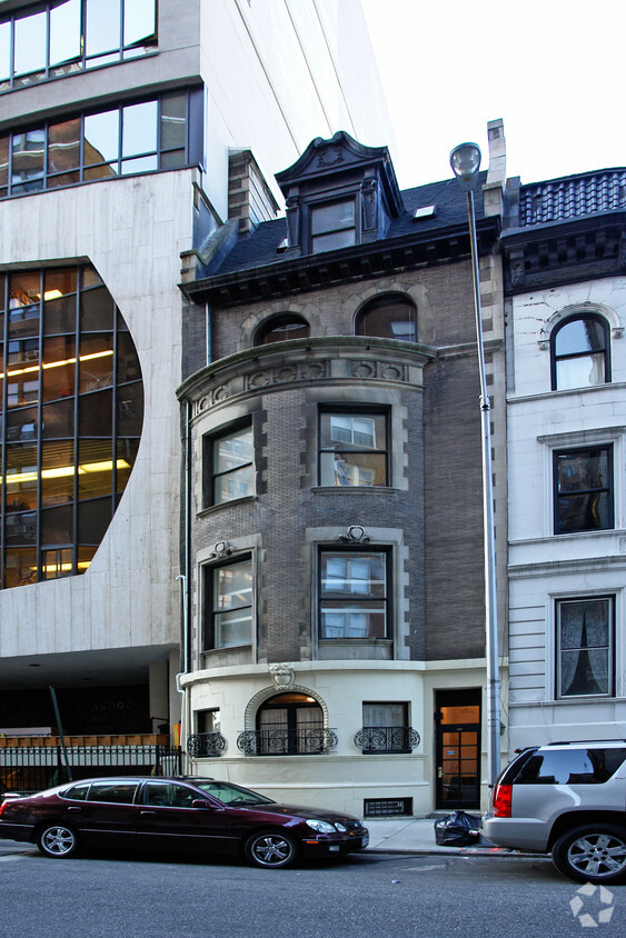 Primary Photo - 304 W 81st St