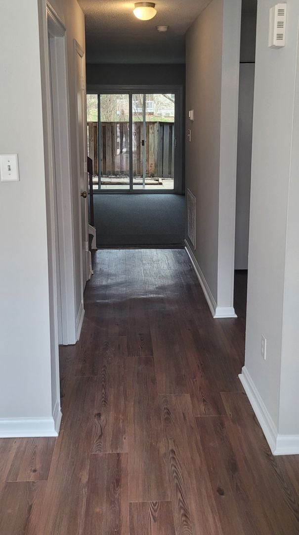 Building Photo - 7237 Sandy Creek Dr