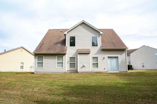 Building Photo - Beautiful 3 Bed, 2 Bath In Well Maintaine Community