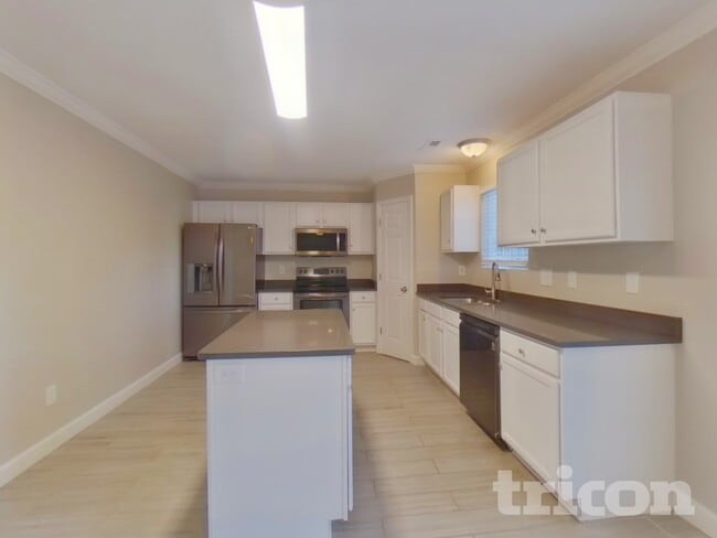 Building Photo - 3733 Eskdale Dr