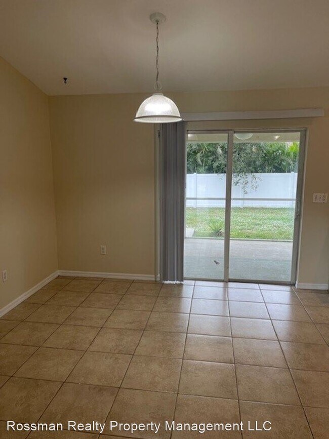 Building Photo - 3 br, 2 bath House - 910 SW 34th Terr