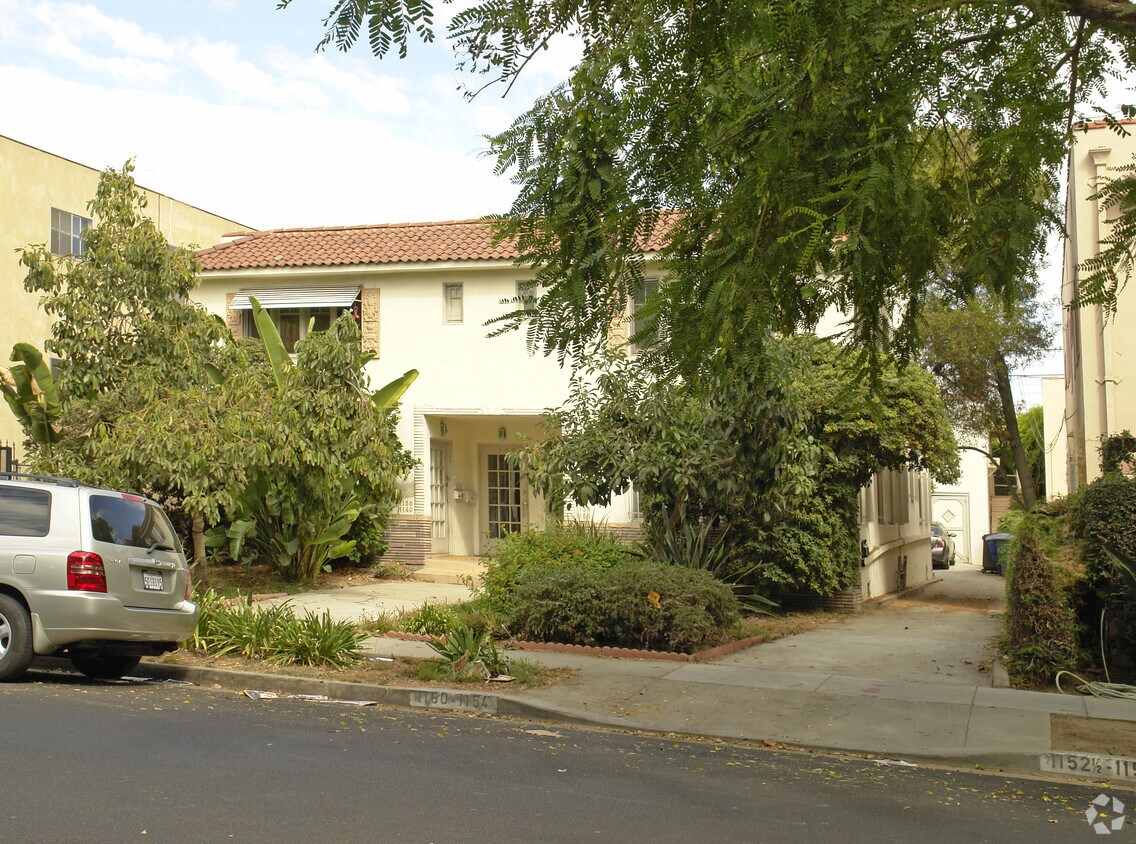 Foto del edificio - 1155 N Fuller Ave