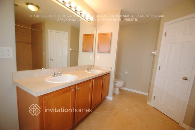 Foto del edificio - 827 SW 16th Terrace