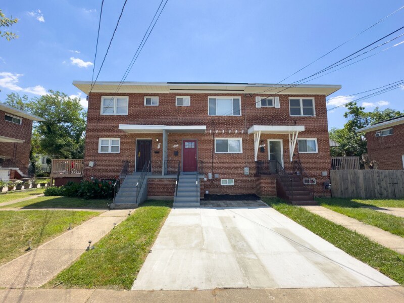 Primary Photo - 4930 Winthrop St