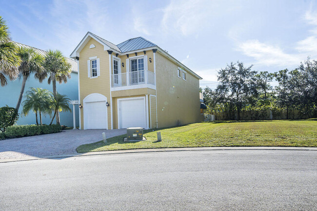 Building Photo - 8088 SE Asaro St