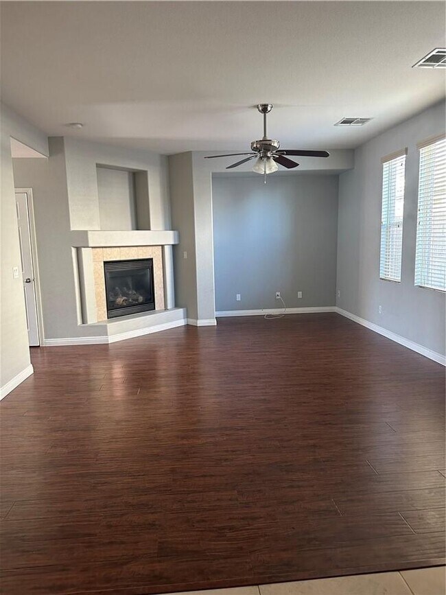 Foto del edificio - Great 2 story home of Southwest area