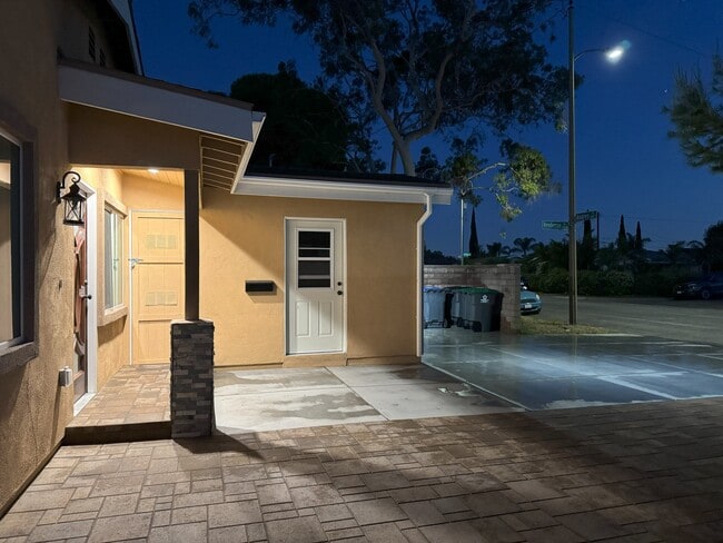 Building Photo - 4618 W Roy Cir