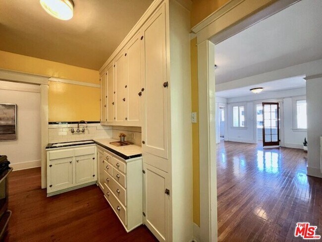 Building Photo - 1112 Echo Park Ave