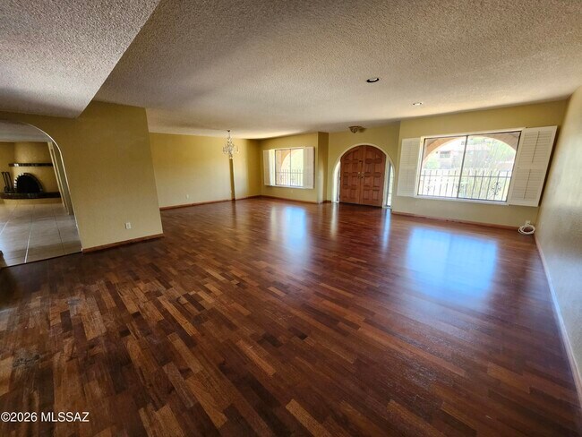 Building Photo - 4841 N Paseo Presidio