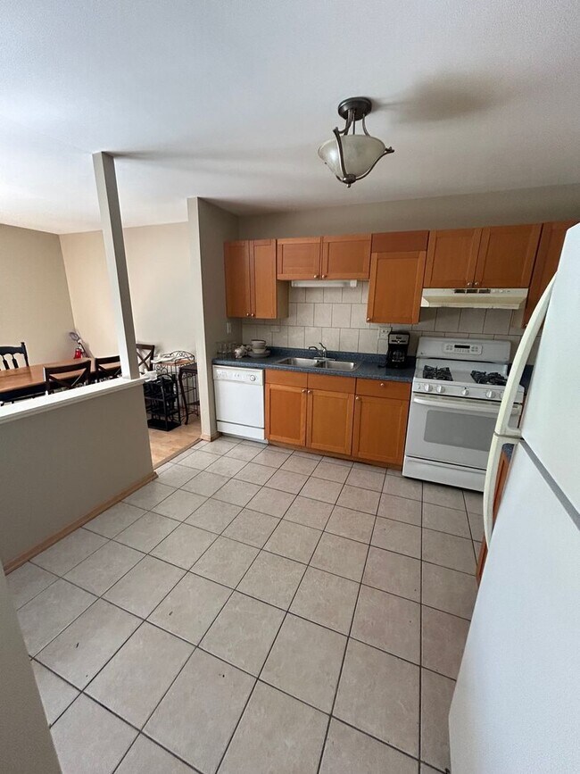 Foto del edificio - Willowbend 2BR 2BA, 1CGar
