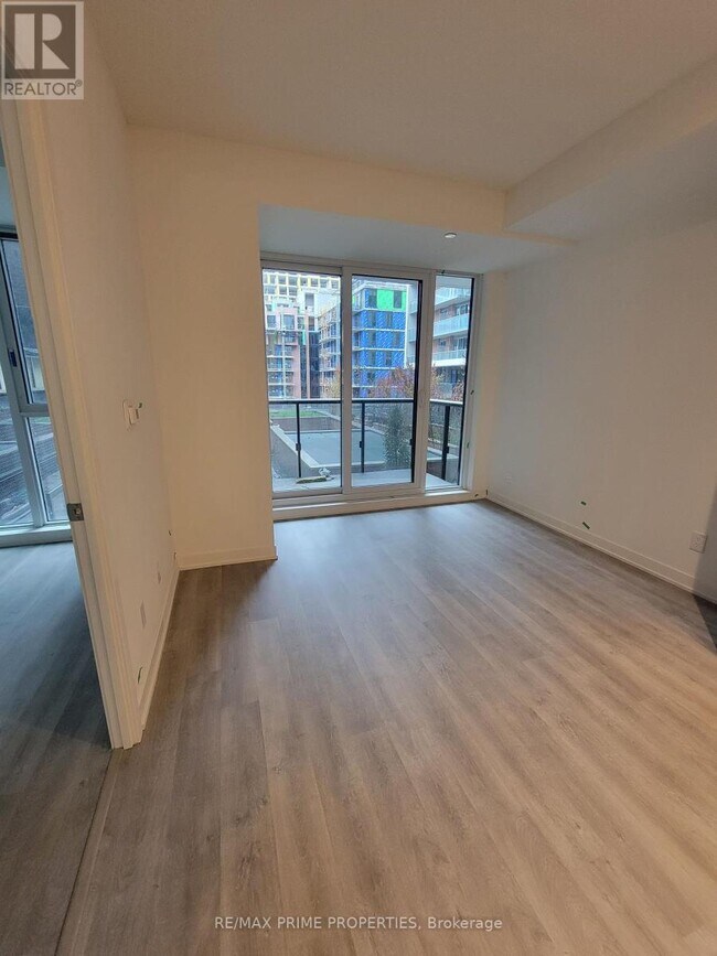 Photo du bâtiment - 8119 Birchmount Rd