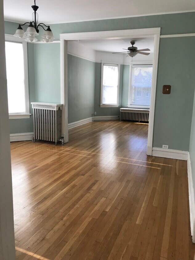 spacious dining room - 4941 N Hoyne Ave