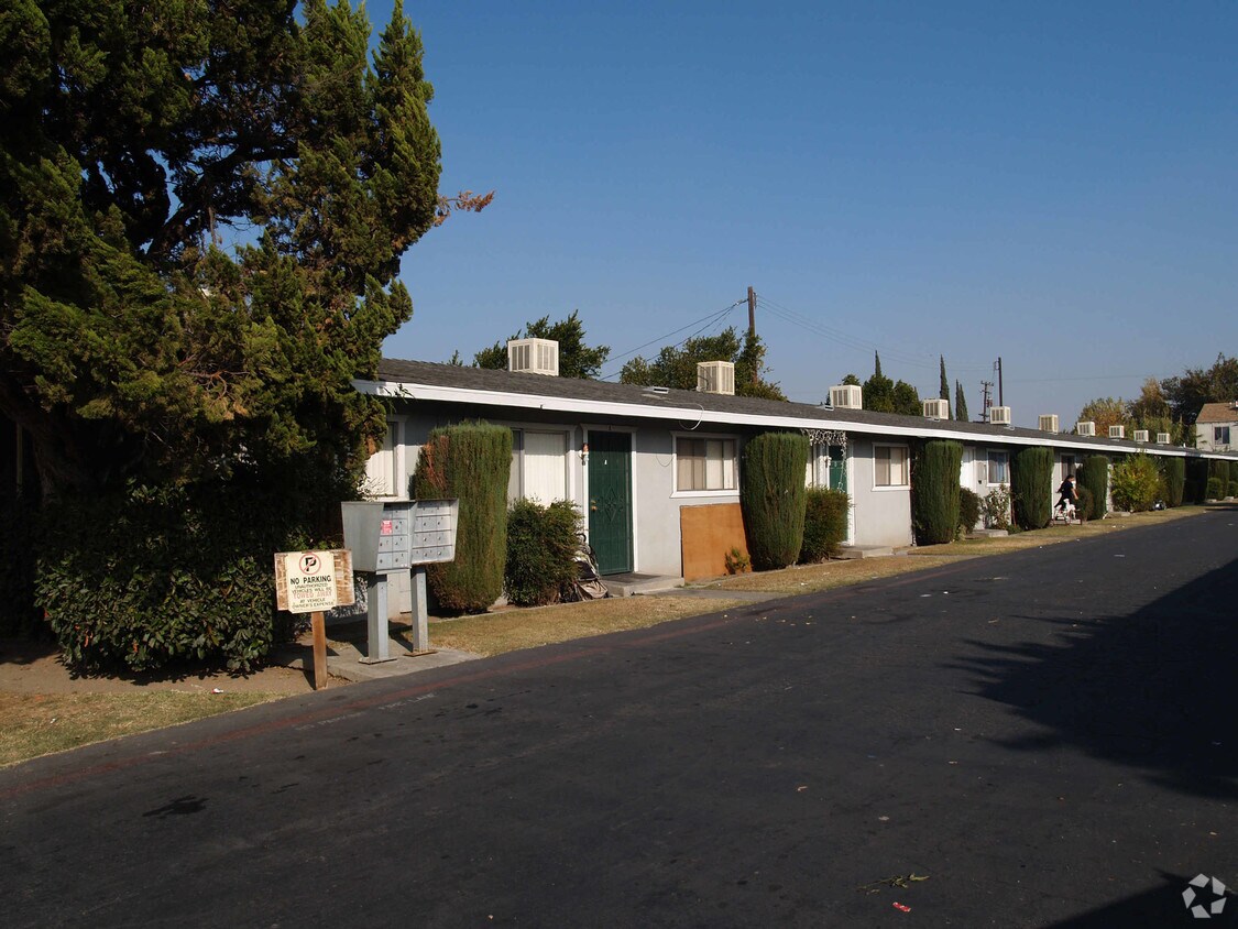 Building Photo - 1244 N Millbrook Ave