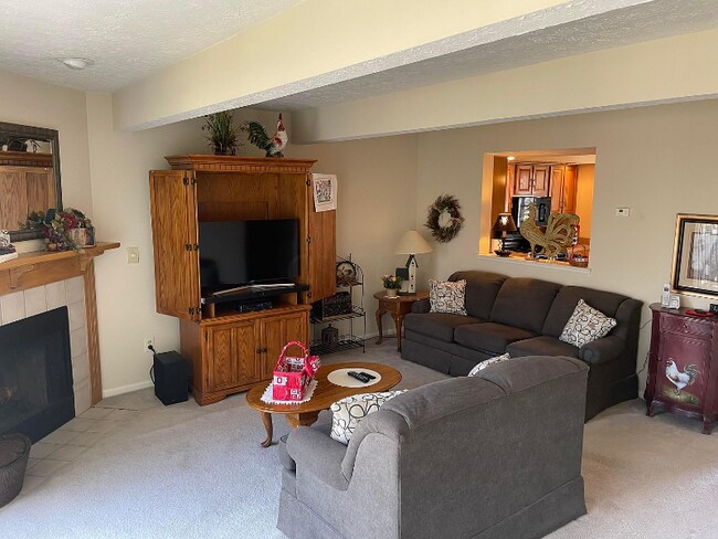 Building Photo - 6999 Dublin Village Dr