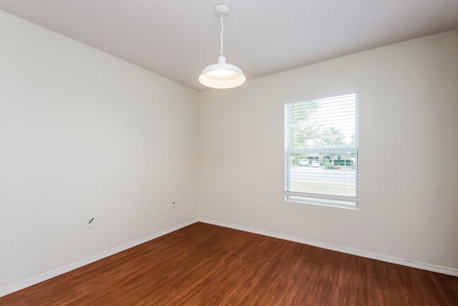 Foto del edificio - 2930 Breezy Meadow Rd