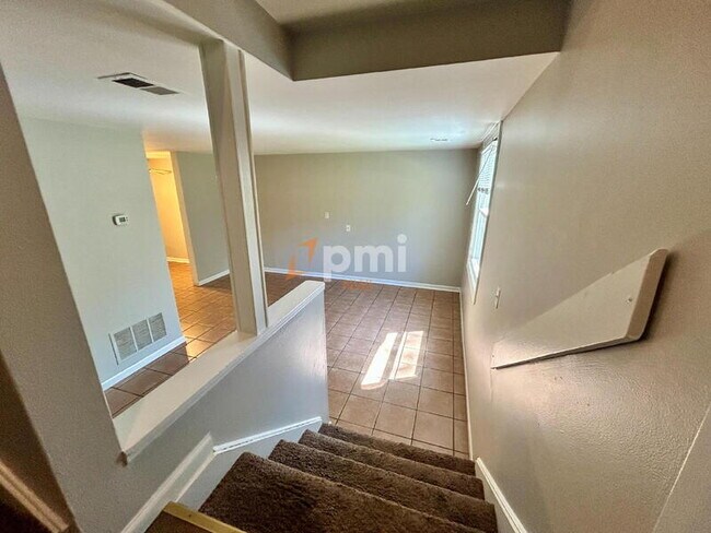 Foto del edificio - 2355-2355 Hickory St