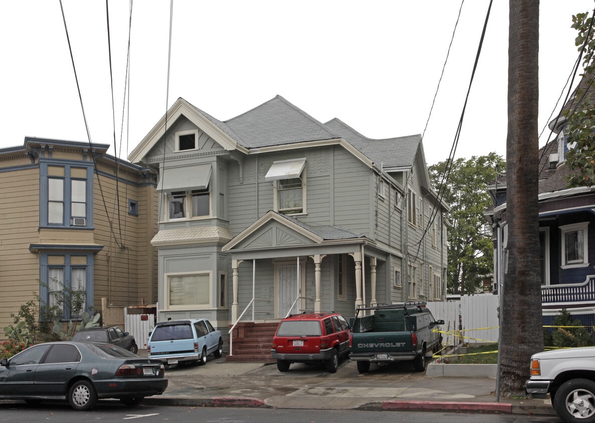 Primary Photo - 30 S 8th St