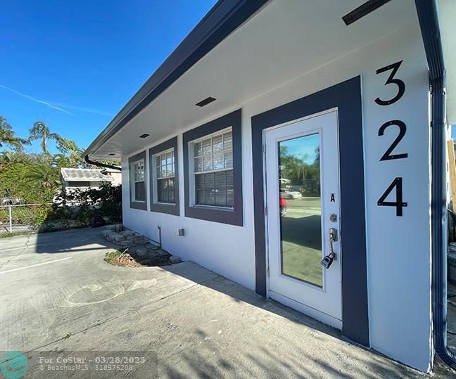 Foto del edificio - 324 SW 22nd St