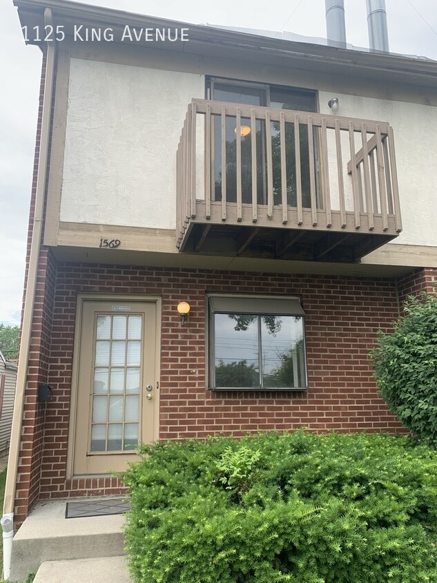 Primary Photo - 2 Bed/ 2 Bath Grandview Townhouse with Fin...