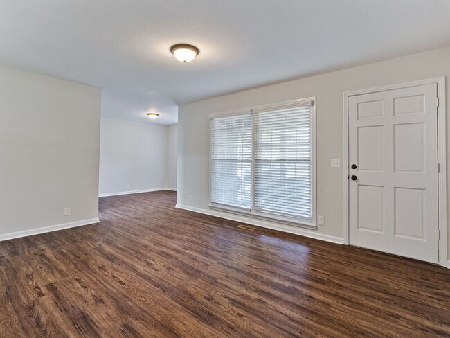 Foto del edificio - 3311 Mcdow Avenue Northwest