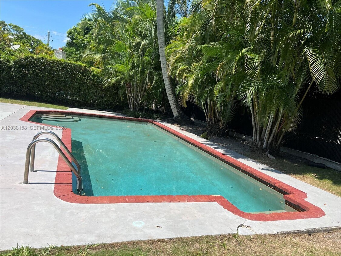 Foto del edificio - 8025 SW 62nd Pl