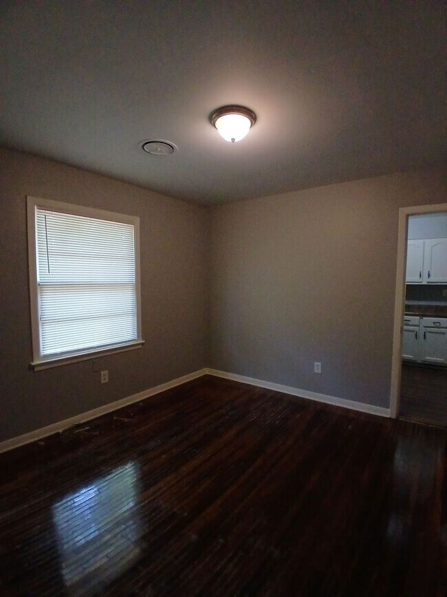 Foto del edificio - Spacious 4 bedroom 2 bath home in Raliegh