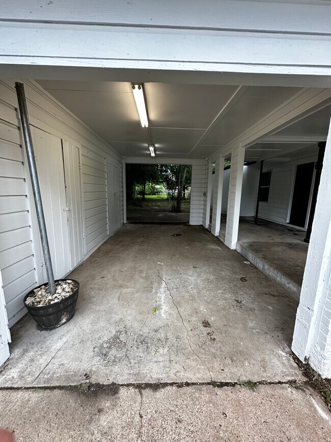 Carport - 203 Laurel Ln