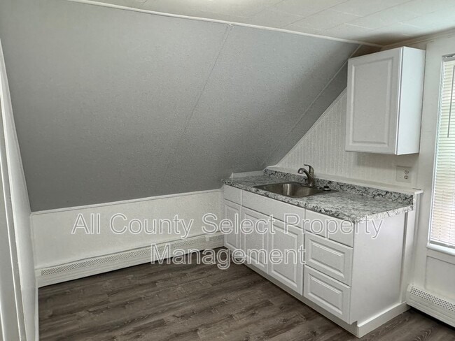 Photo - 7 Spring St Ct Apartment