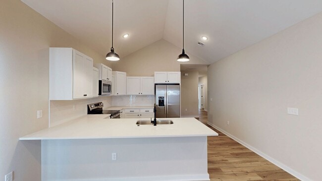 Building Photo - 2128 E Elk Rdg Ave