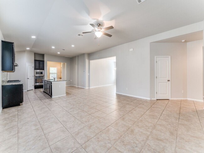 Building Photo - Great Buda Location One Story 3 bedroom wi...