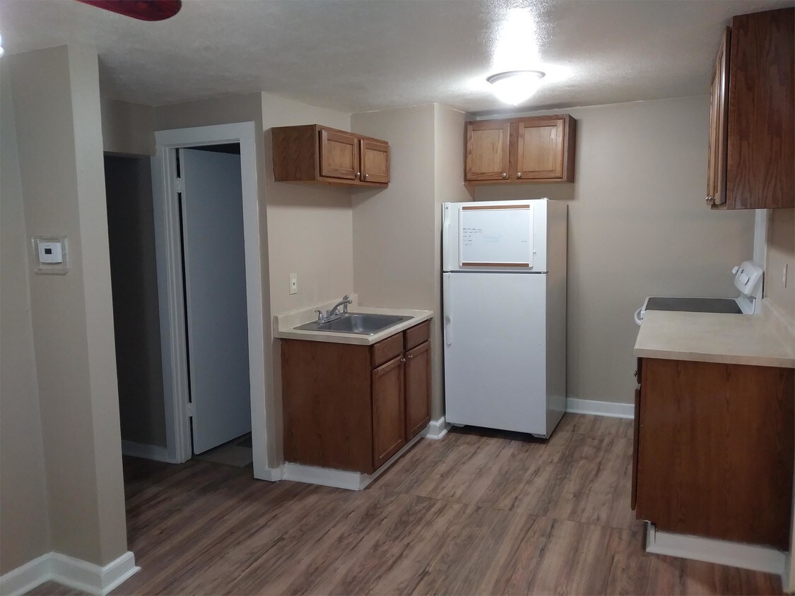 19 Martin St Unit 19A, Enfield, CT 06082 Room for Rent in Enfield, CT