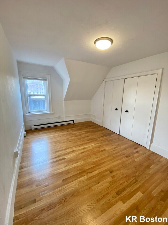 Foto del edificio - 321 Commonwealth Ave